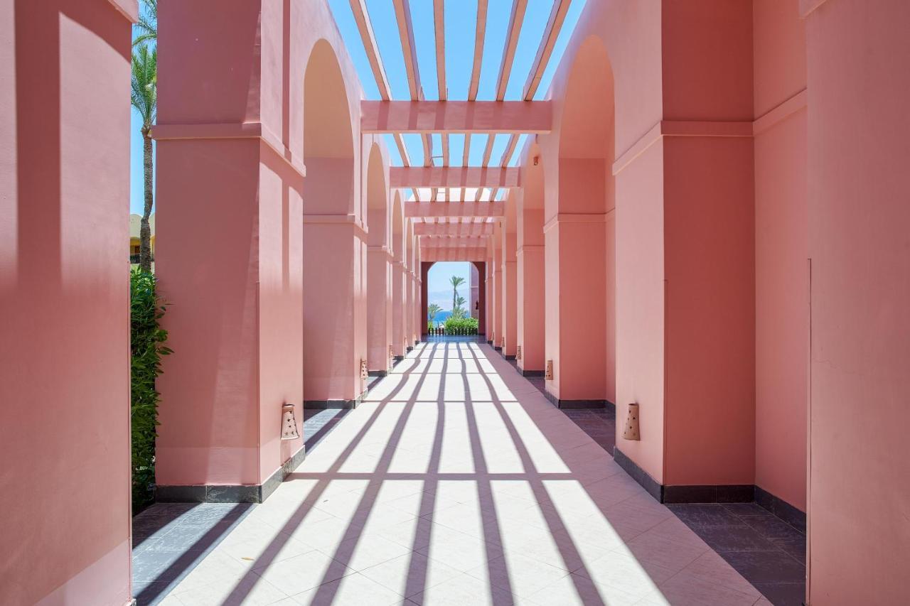 Mosaique Beach Resort Taba Heights Exterior foto The resort's architecture