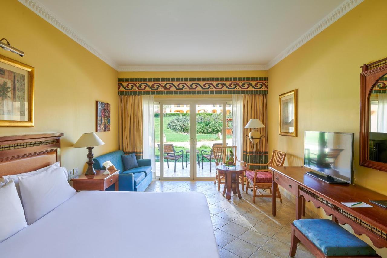 Mosaique Beach Resort Taba Heights Exterior foto A room at the Hilton Sharm El Sheikh