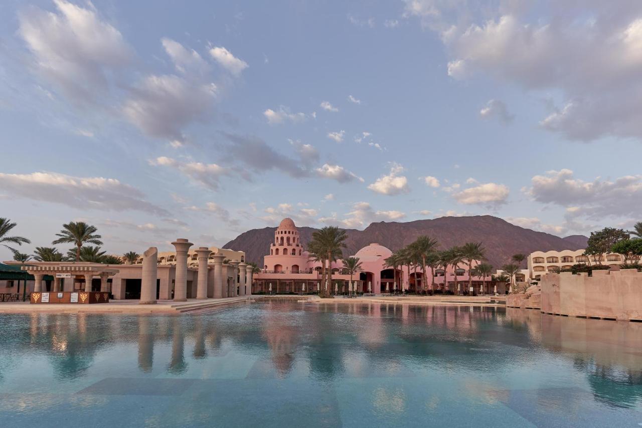 Mosaique Beach Resort Taba Heights Exterior foto The resort's main pool