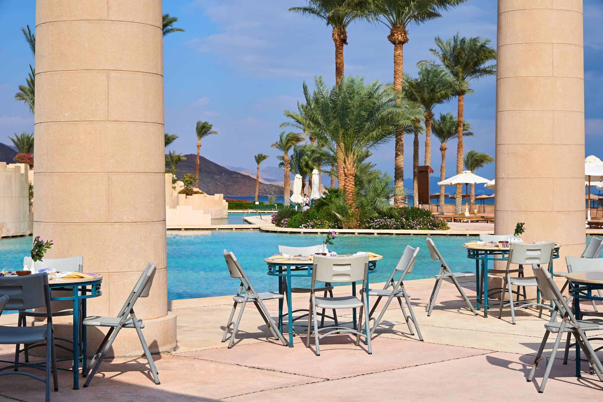 Mosaique Beach Resort Taba Heights Exterior foto The pool at the Hilton Sharm El-Sheikh